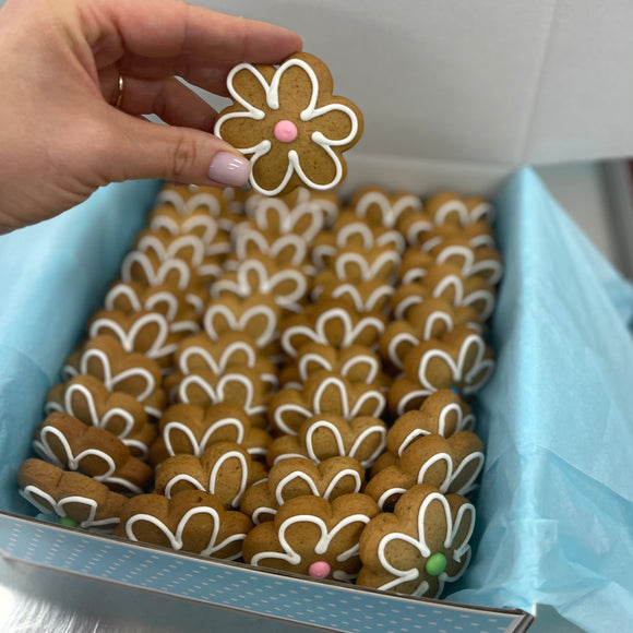 40x Gingerbread Flowers in a box